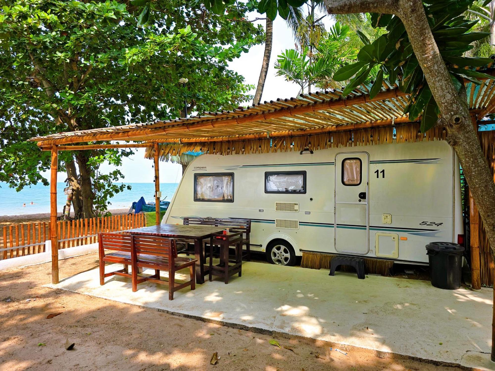 Beach House Camp Na Chom Thian Exterior foto